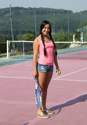 18 year girls lose their virginity while being double sexyed during a foursome